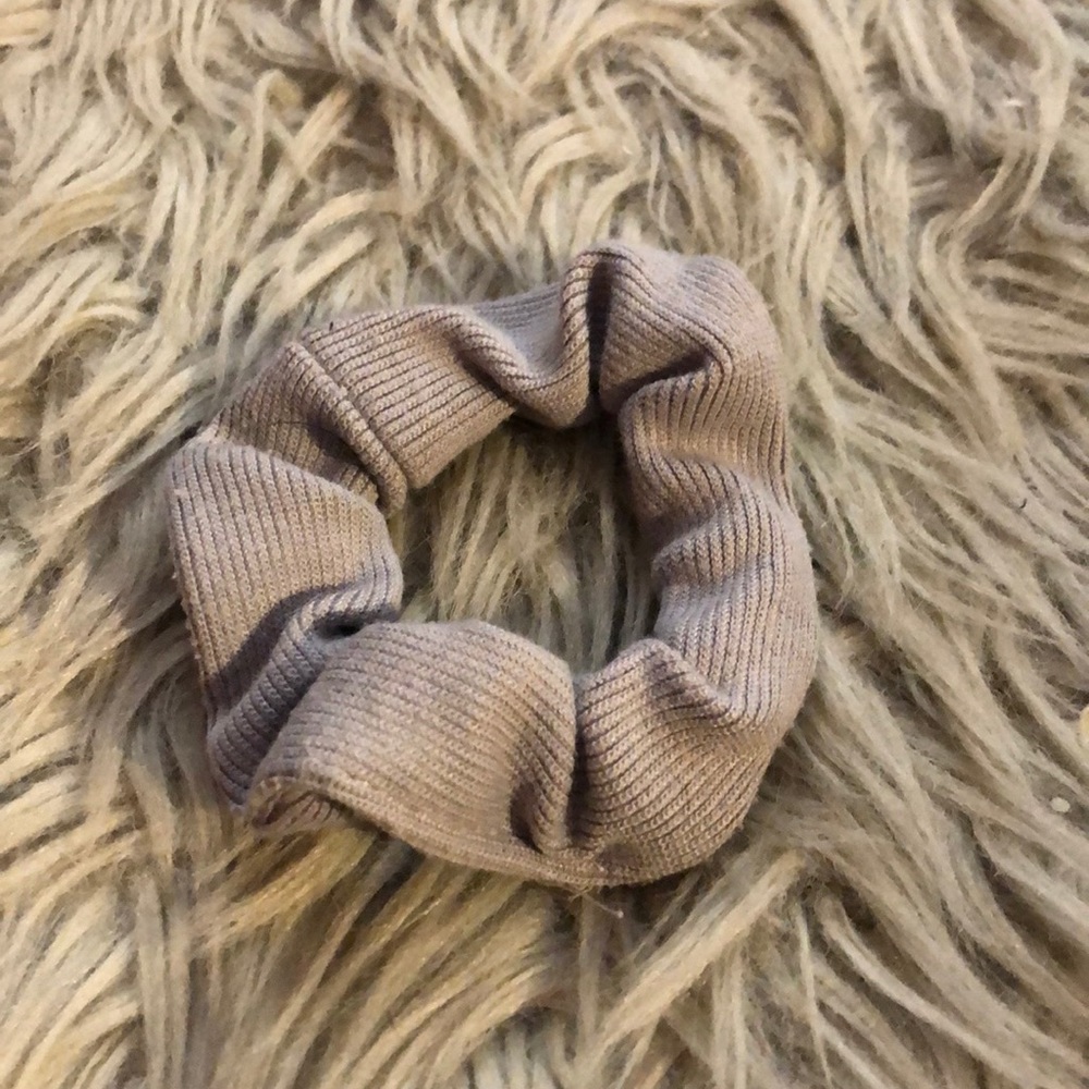 4/$8 Scrunchie Set - Picture 4 of 5